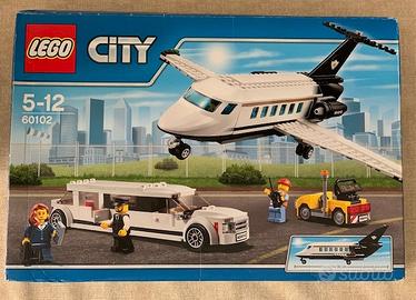 Lego City private jet and limousine Set 60102