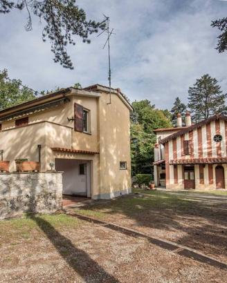 Villa di 750 m² con più di 5 locali e box auto dop