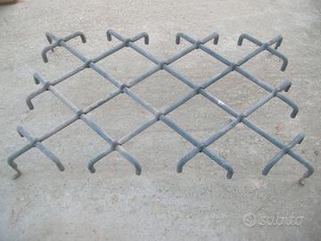 Inferriate n.7 colore nero misure cm. 100 x 105 cm