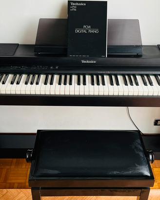 Pianoforte con tasti pesati Technics