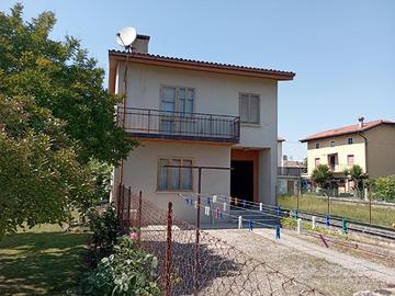 CASA INDIPENDENTE CON GIARDINO E SPAZI DA PERSO...