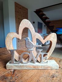 Statuetta Decorativa in Legno e Metallo "LOVE"