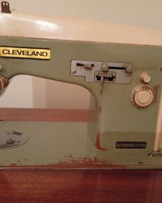 macchina da cucire a pedale marca Cleveland 