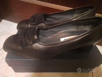 MELLUSO 2 MOCASSINI MIS 39.5 E 40 ORIGINALI