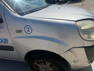 Parafango anteriore destro Fiat DOBLO anno 2009