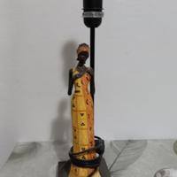 lampada e quadro etnici