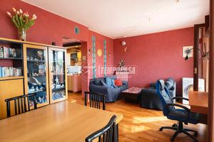 RIF. 593 - TRILOCALE CON BOX DOPPIO E SOLAIO