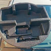 vano kit attrezzi e compressore Yaris 