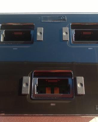 Carica batterie universale Idapt i4