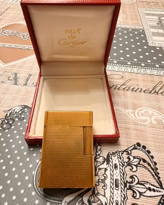Accendino vintage Must de Cartier placcato oro