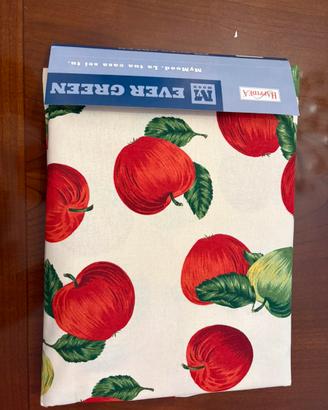 Tovaglia con mele rosse