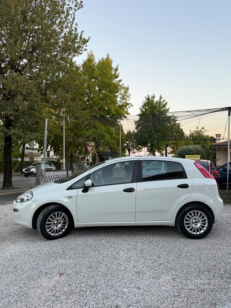 Fiat Punto 2015 photo 2
