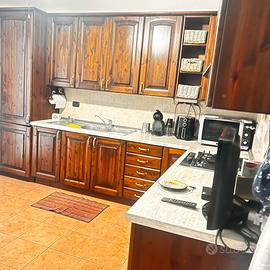 Cucina tutta legno anche internamente Grattarola