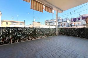 S2 appartamento con ampio terrazzo