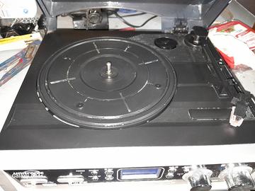giradischi  e radio recente