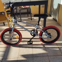 Bici modello BMX Btwin WIPE 500 16 pollici