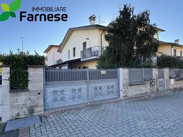 Villetta a schiera di 220 m² con più di 5 locali e