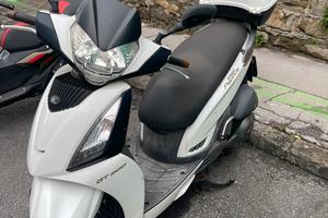 Kymco People GTi 200 2012