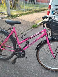 bici tipo donna da passeggio.