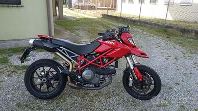 ducati hypermotard 796