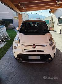 AUTO FIAT 500L