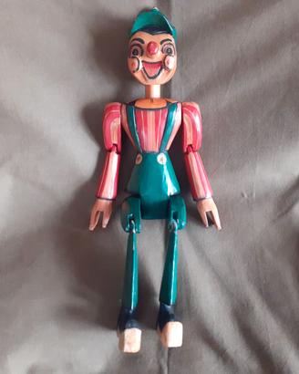 Vecchio Pinocchio in legno intagliato A