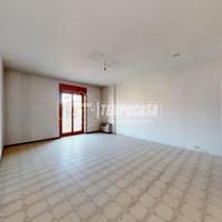 5 LOCALI CON BOX AUTO-PIAZZA CRISTO RE ALBA