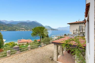 VILLA SINGOLA A SAN FELICE DEL BENACO