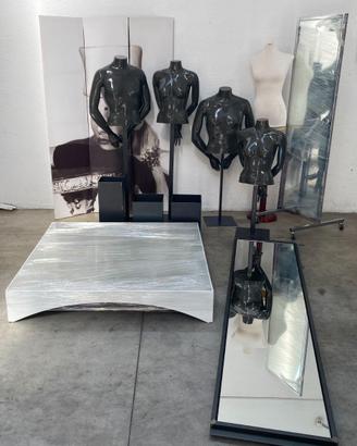 ARREDAMENTO ACCESSORI NEGOZIO (MANICHINI SPECCHI)