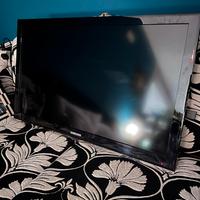 Tv Sansung 40’ Lcd + supporto parete + telecomando