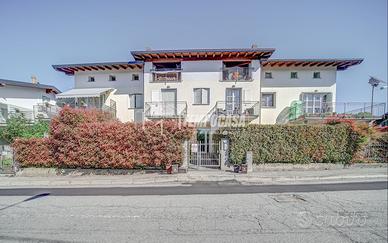 SESTO CALENDE - BILOCALE CON GIARDINO E BOX IN ZO