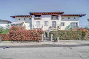 SESTO CALENDE - BILOCALE CON GIARDINO E BOX IN ZO