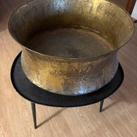 Porta fiori in ottone martellato