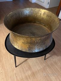 Porta fiori in ottone martellato