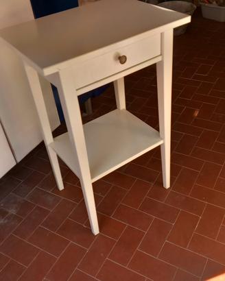 Comodino in legno bianco
