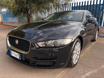 Jaguar XE - 2.0D 180 CV Portfolio