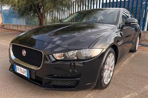 Jaguar XE - 2.0D 180 CV Portfolio