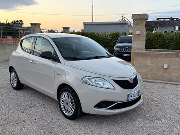 Lancia Ypsilon 1.2 69 CV 5 porte Gold