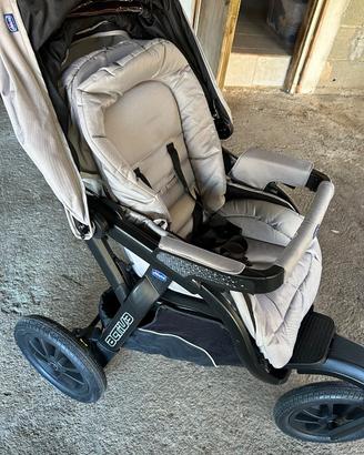 Passeggino Chicco Activ3 – come nuovo.