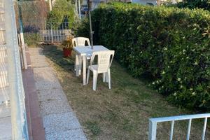 Appartamento 4/5 posti con giardino e garage