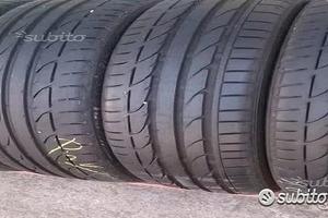 Coppia di pneumatici usati 225 40 19 brigestone