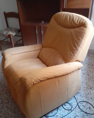 Poltrona per disabili elettrica con alza persona