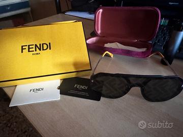 Occhiali da Sole Fendi FE40006U 32Q