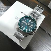 Seiko 5 sport Diver Dial green 