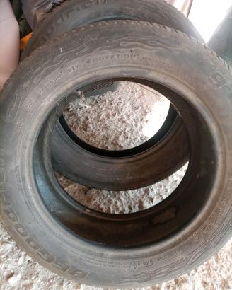 2 gomme auto Goodrich