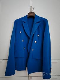 Giacca blu elettrico e bottoni dorati
