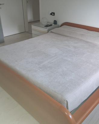Struttura letto con rete a doghe
