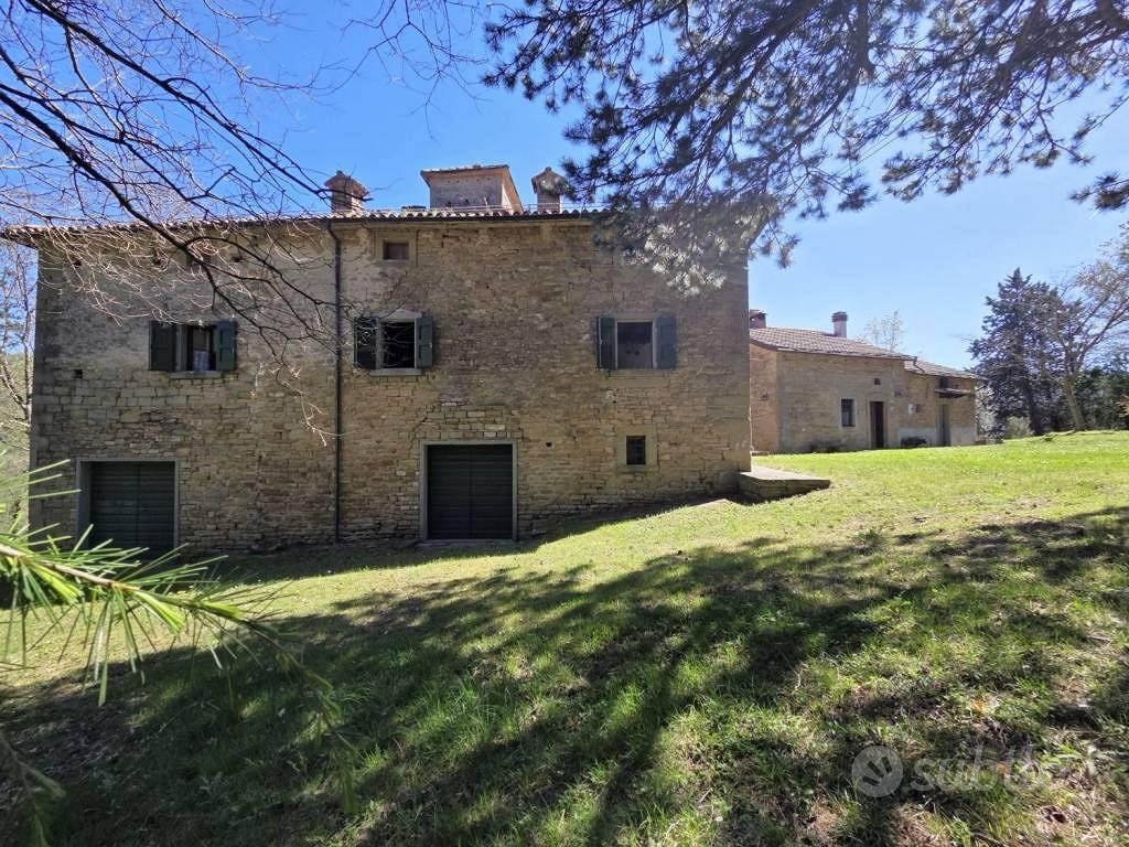 Villa di 631 m² con più di 5 locali e box auto dop - Vista 2