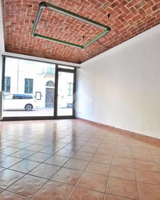 NEGOZIO A SANTHIÀ