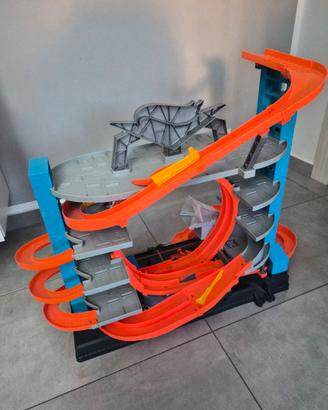 HotWheels City Garage Squalo 